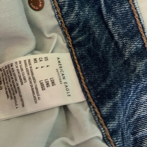 American eagle medium light wash distressed jeans, size 4 Long - Picture 3 of 4